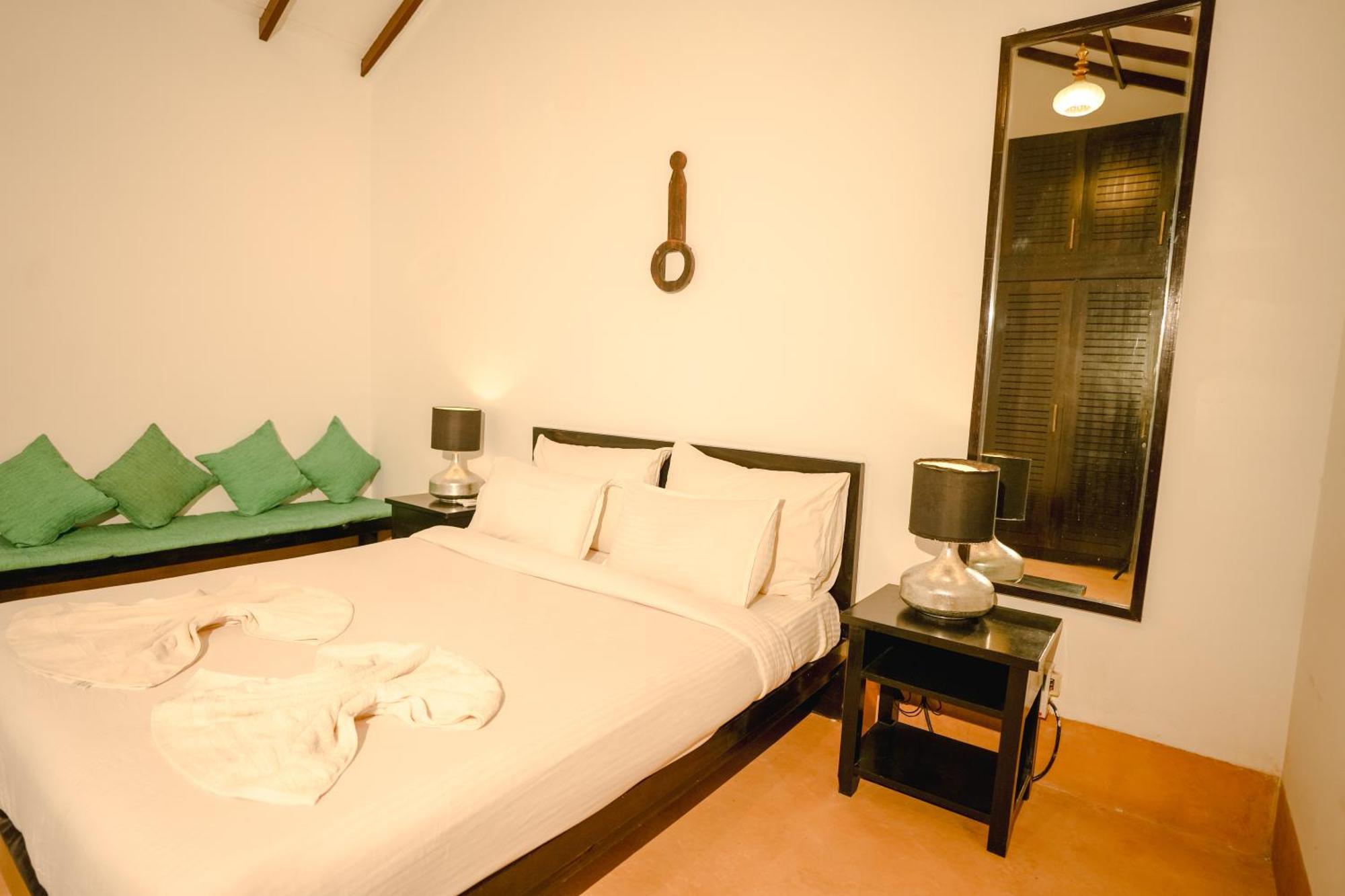 Villa M - Solitude: Beachside Candolim Retreat with Pool Exterior photo