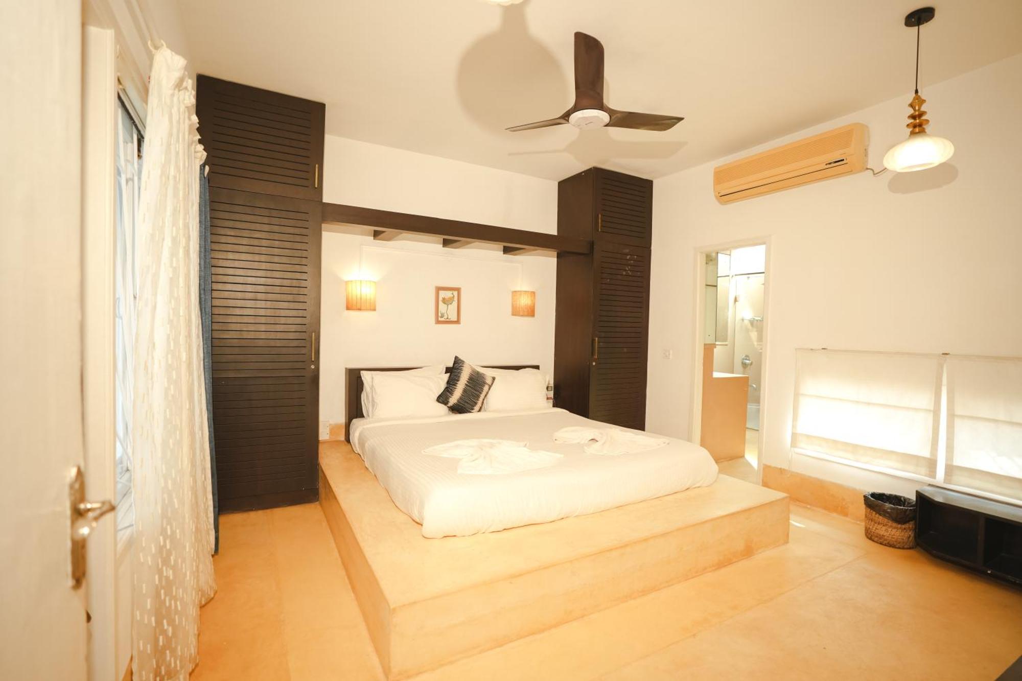 Villa M - Solitude: Beachside Candolim Retreat with Pool Exterior photo